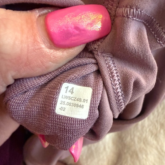 Align High Rise 28” - Picture 2 of 3